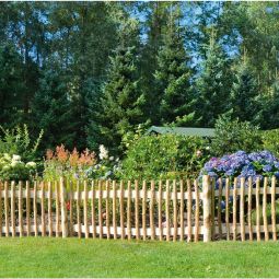 Clôture à piquets en noisetier 3