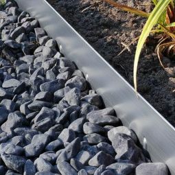 Bordure de pelouse en acier 3