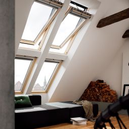Fenêtre de toit solaire VELUX INTEGRA GGL 306630 bois ENERGIE PLUS triple vitrage à faible consommation d'énergie, clavier murale inclus