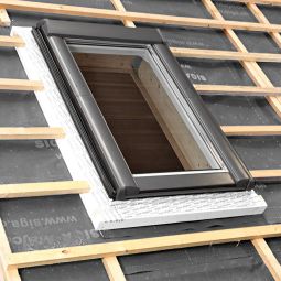 Cadre d'isolation Roto MDA 67 raccord d'isolation appropriée pour fenêtre de toit Q4