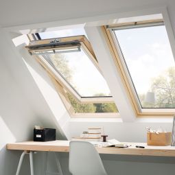 Fenêtre de toit à rotation VELUX GGL 3067 bois clair vernis ENERGIE isolation thermique Triple vitrage