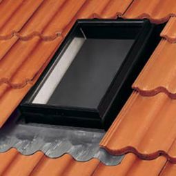 Châssis d'accès au toit VELUX GVK noir sans isolation thermique/chambre froide, raccord universel inclus