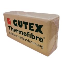 Isolation par insufflation de fibres de bois GUTEX Thermofibre écologique, adaptable à toutes les formes et stable dans le temps – une isolation soufflée performante