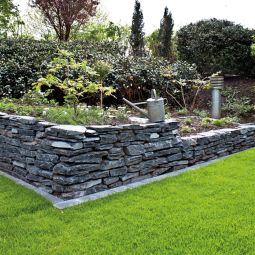 Meollons pour mur de jardin, Ardoise noire partiellement fissuré, ca. 15-40 cm