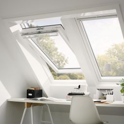 Fenêtre de toit à rotation VELUX GGL 2062 bois finition blanche ENERGIE isolation phonique triple vitrage à isolation phonique