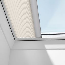 Store plissé VELUX pour fenêtre de toit plat blanc 1045S opaque, structure en toile pour une isolation thermique supplémentaire, convenable pour divers fenêtre de toit VELUX
