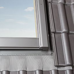 Raccord fenêtre de toit Roto EDW 1x1 AL raccord d'étanchéité pour tuiles jusqu'à 8,0 cm