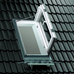 Fenêtre d'accès au toit VELUX GXU 0066 PVC ENERGIE PLUS triple vitrage à faible consommation d'énergie