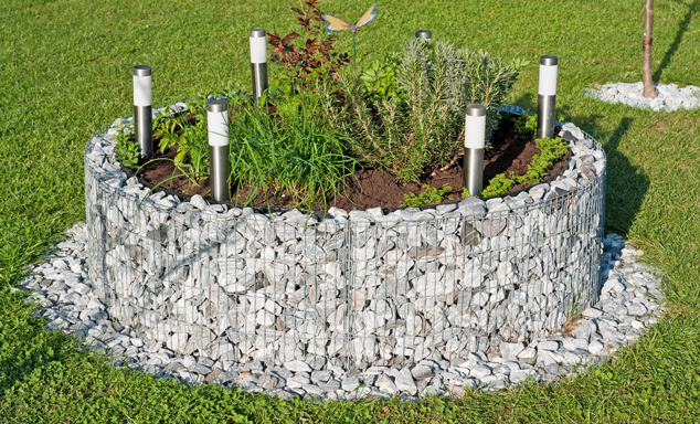 Spirale d'herbes en gabion 
